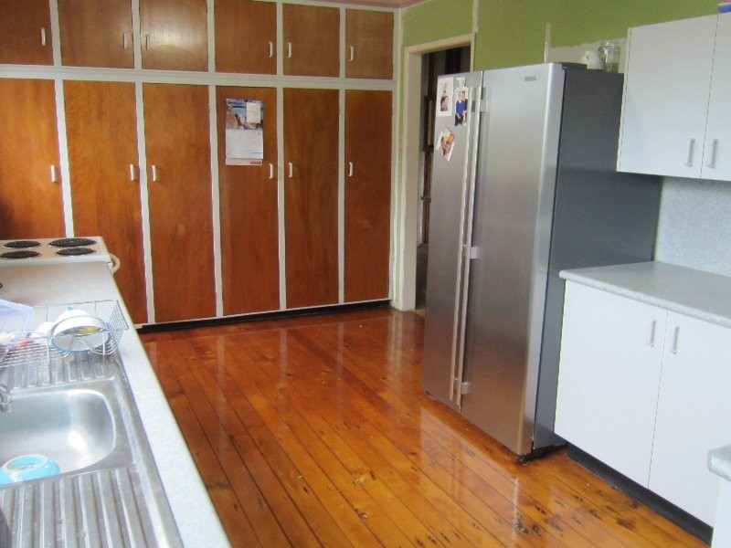 12 Winston Street, Yamanto QLD 4305