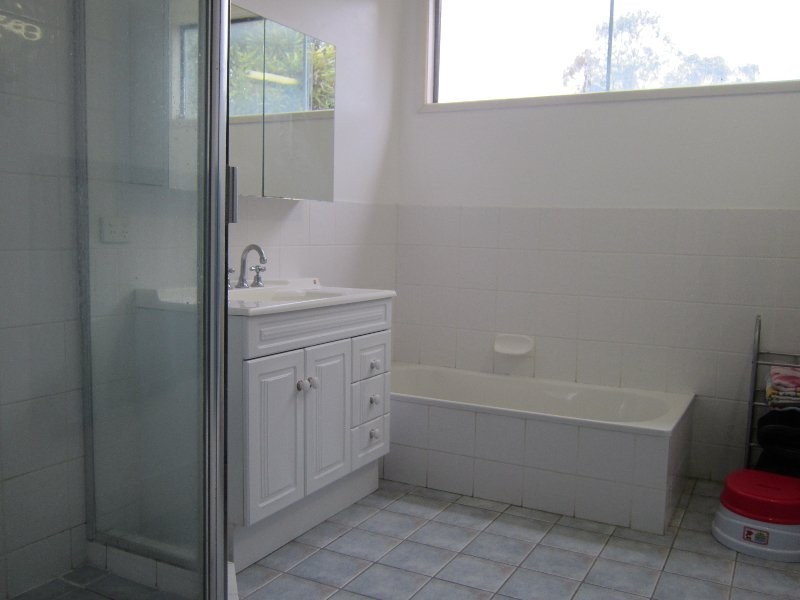 12 Winston Street, Yamanto QLD 4305