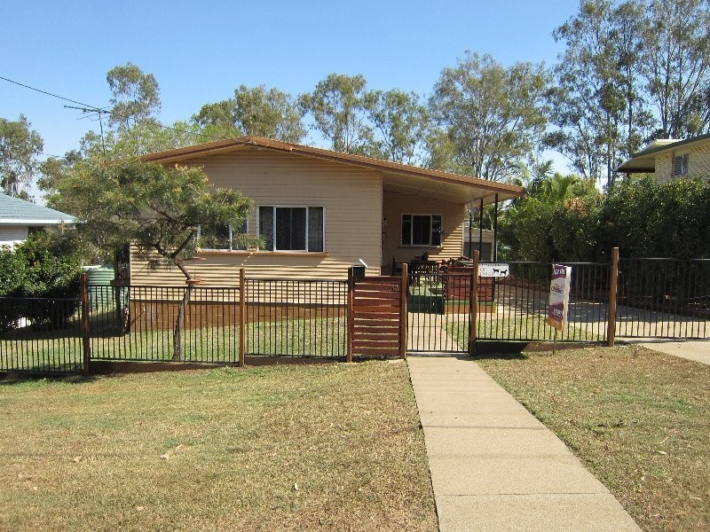 12 Winston Street, Yamanto QLD 4305