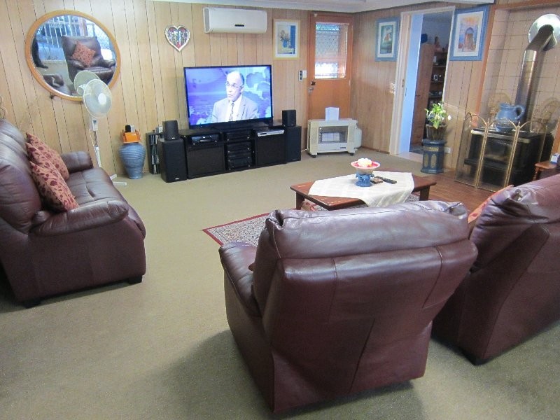 317 Whitehill Road, Flinders View QLD 4305