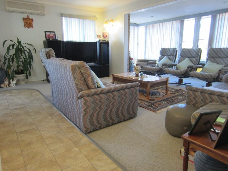 317 Whitehill Road, Flinders View QLD 4305