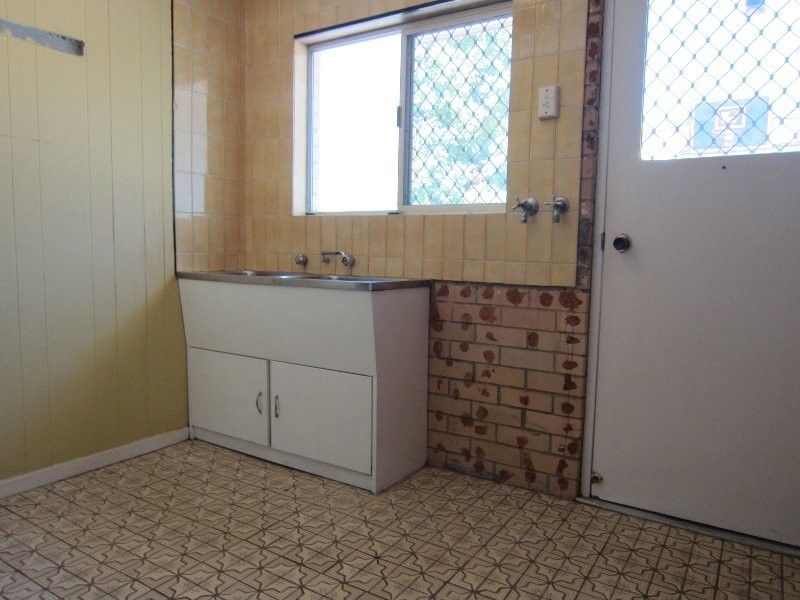 39 Glebe Road, Newtown QLD 4305
