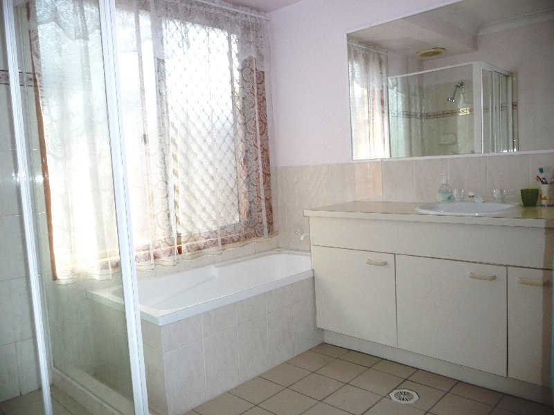 10 Oregon Close, Yamanto QLD 4305