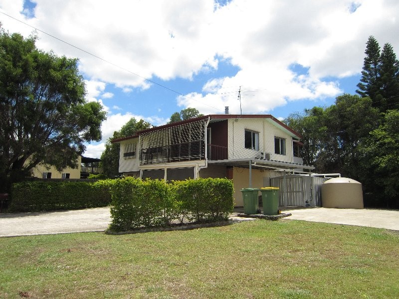 1 Eileen Street, Flinders View QLD 4305