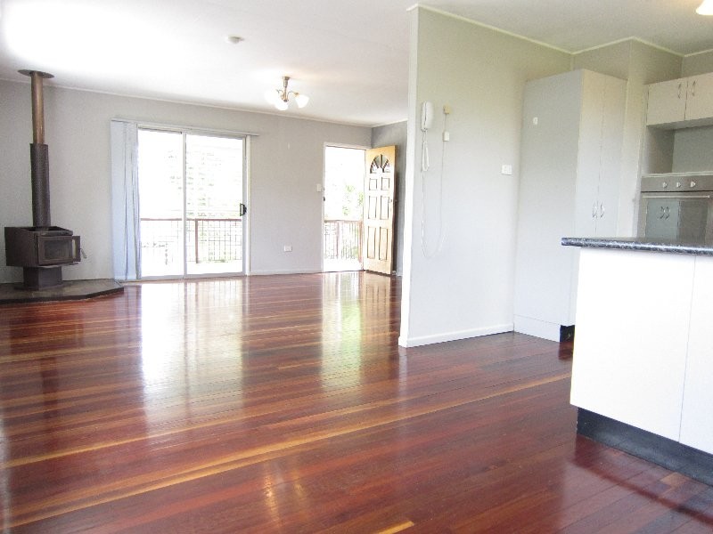 1 Eileen Street, Flinders View QLD 4305