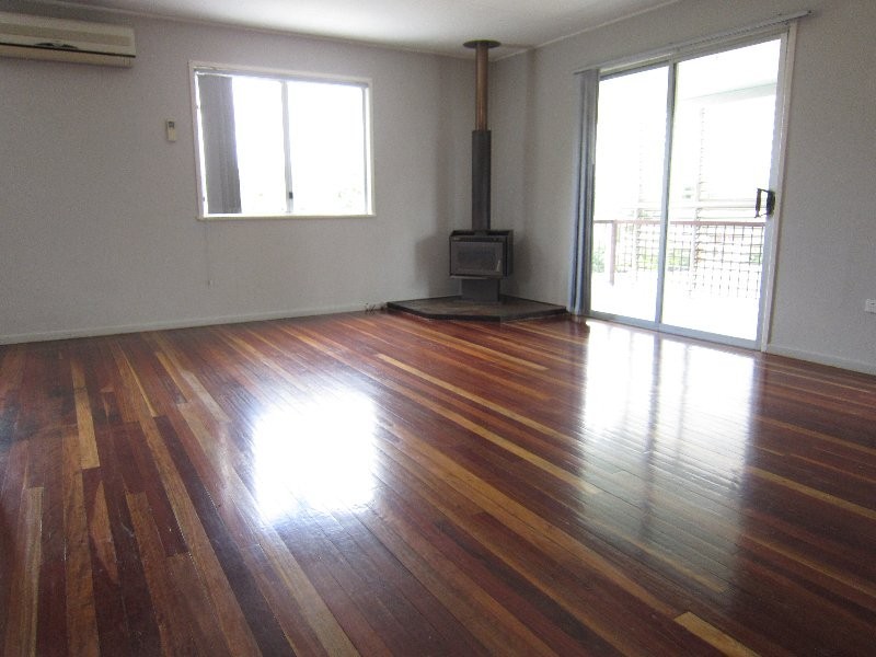 1 Eileen Street, Flinders View QLD 4305