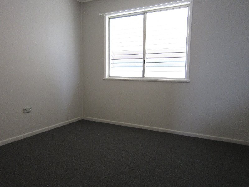 1 Eileen Street, Flinders View QLD 4305