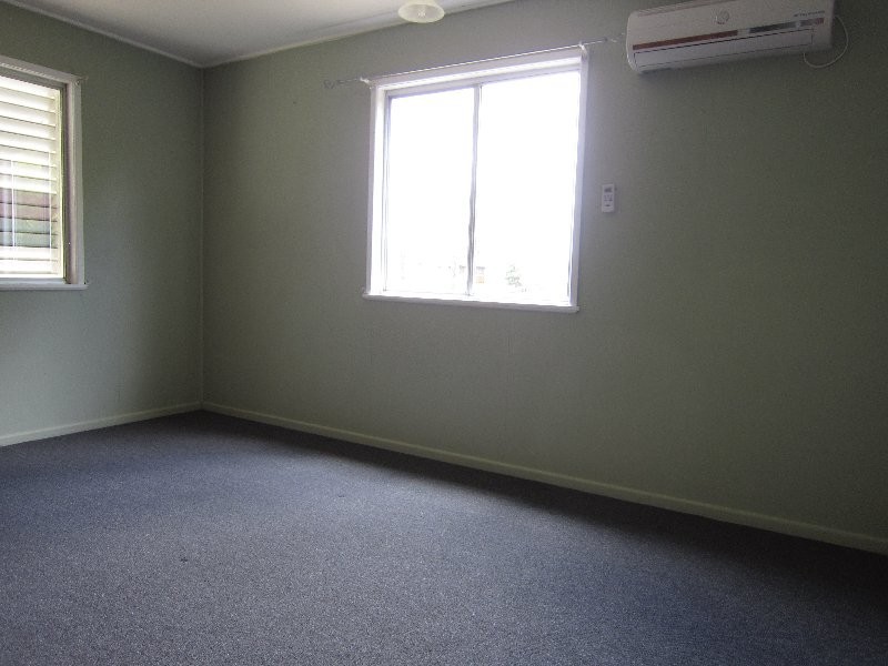 1 Eileen Street, Flinders View QLD 4305