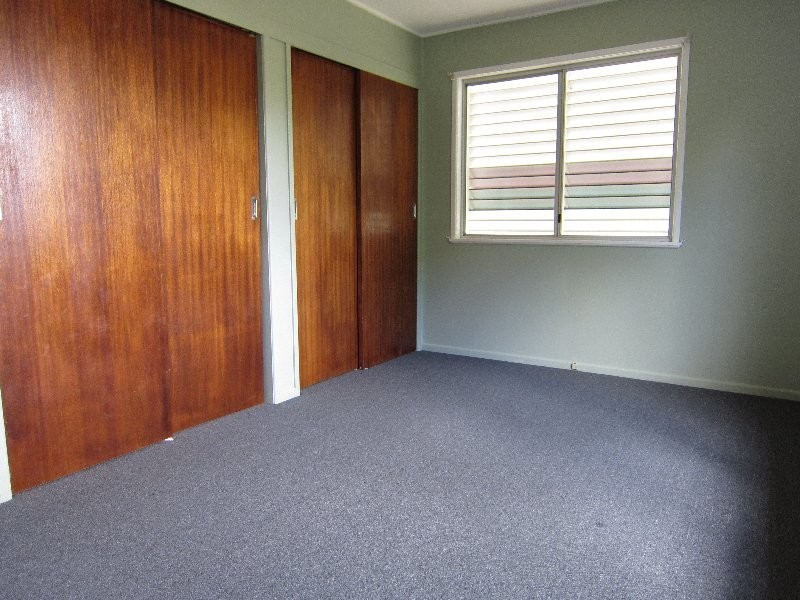 1 Eileen Street, Flinders View QLD 4305