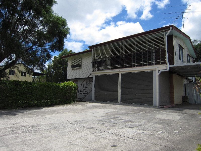 1 Eileen Street, Flinders View QLD 4305