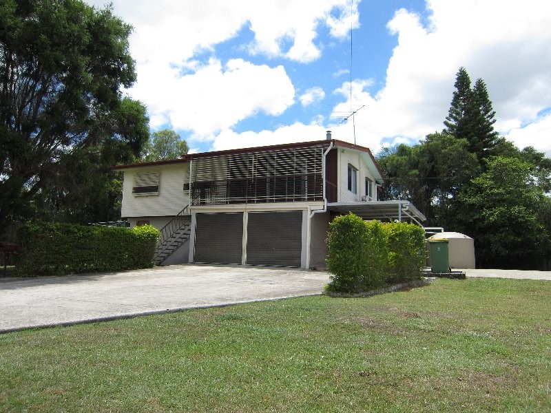 1 Eileen Street, Flinders View QLD 4305