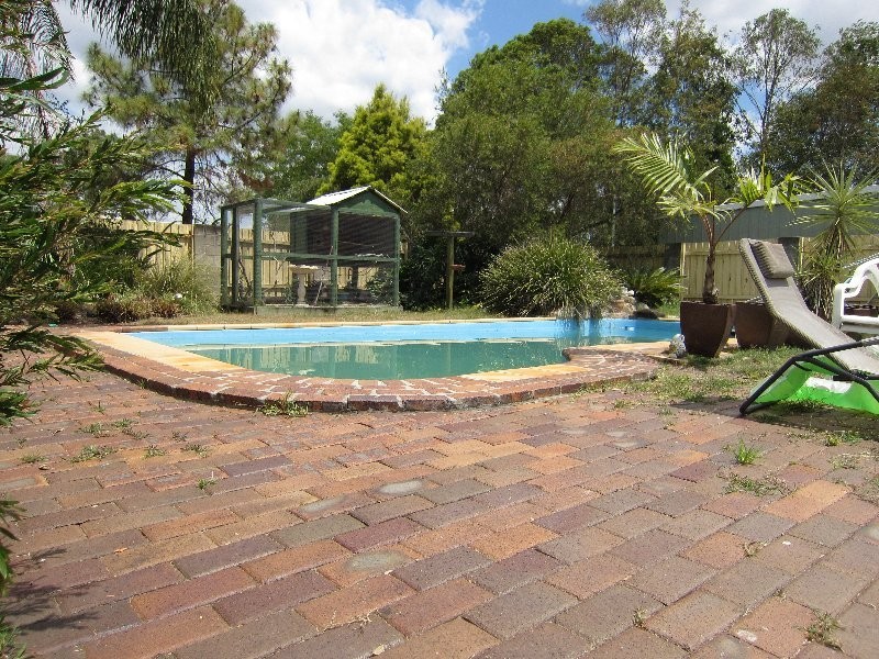 9 Midland Street, Yamanto QLD 4305