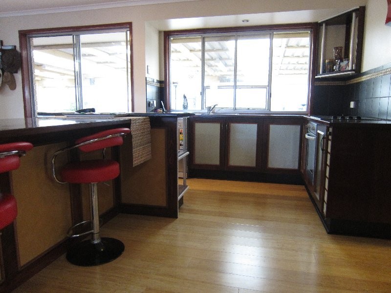 9 Midland Street, Yamanto QLD 4305