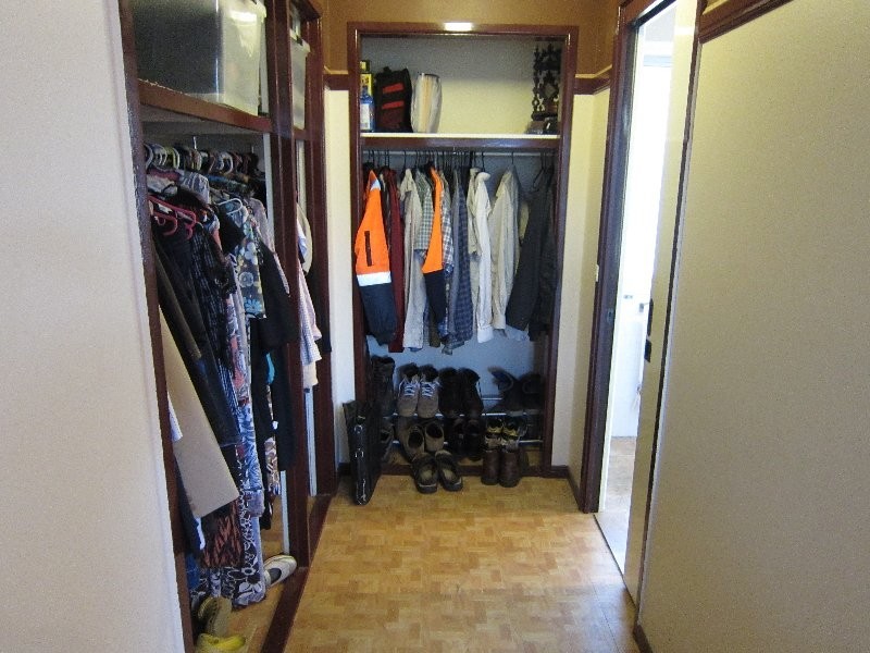 9 Midland Street, Yamanto QLD 4305