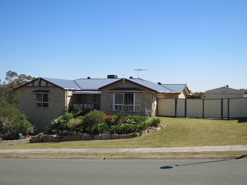 2 Chesterfield Place, Flinders View QLD 4305