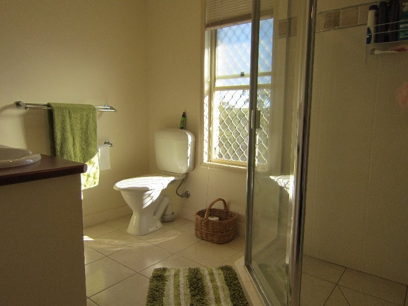 2 Chesterfield Place, Flinders View QLD 4305