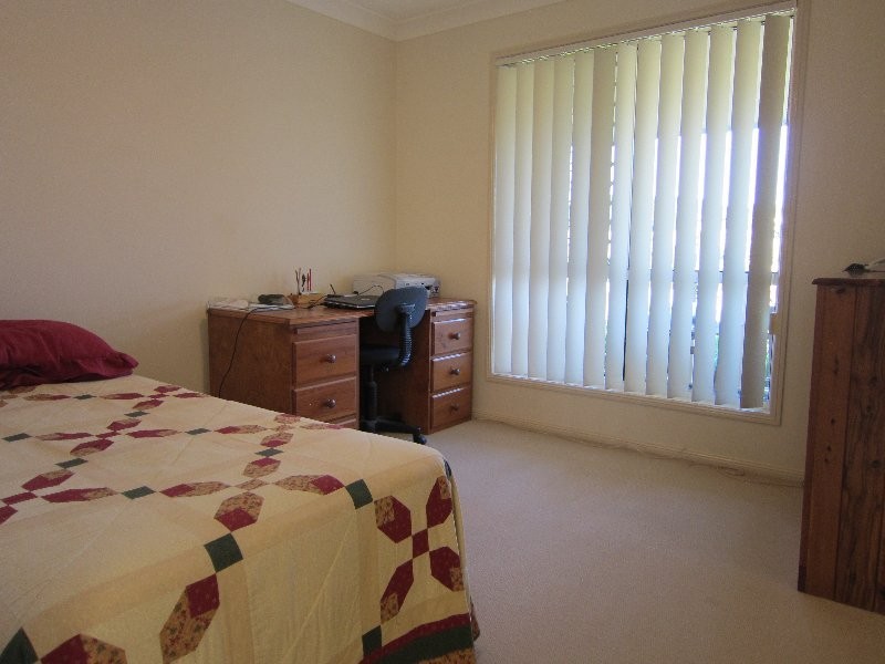 2 Chesterfield Place, Flinders View QLD 4305