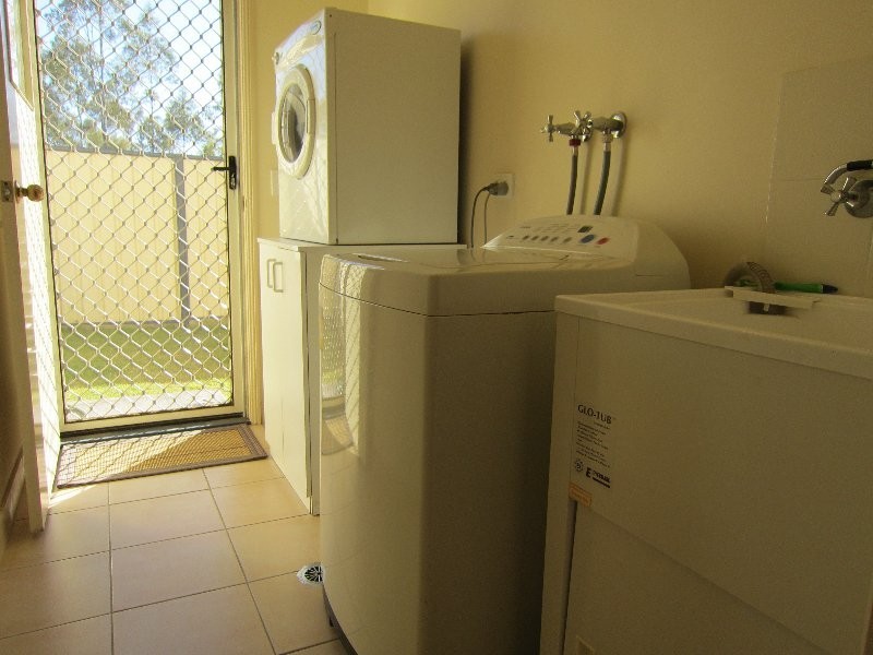 2 Chesterfield Place, Flinders View QLD 4305