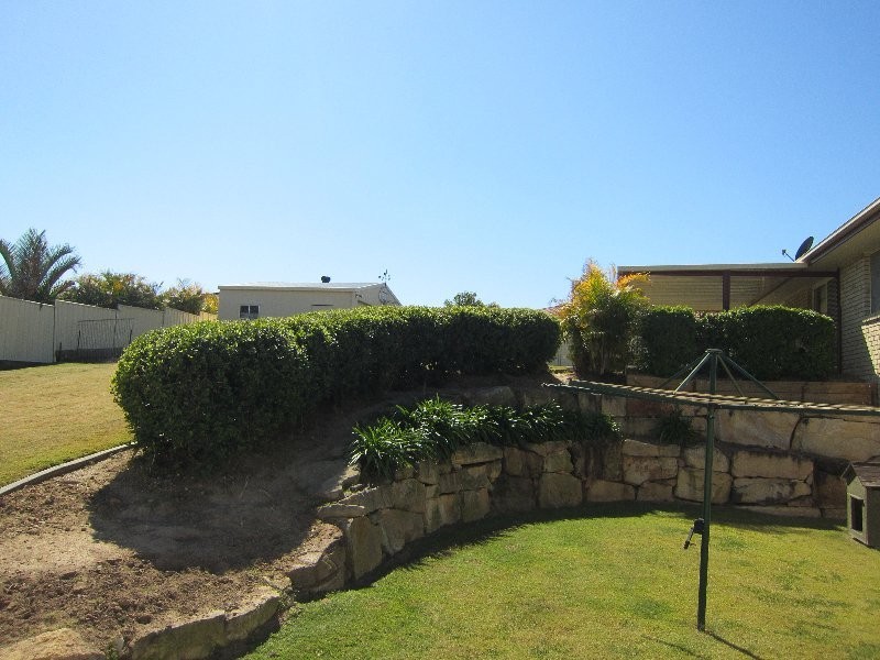 2 Chesterfield Place, Flinders View QLD 4305