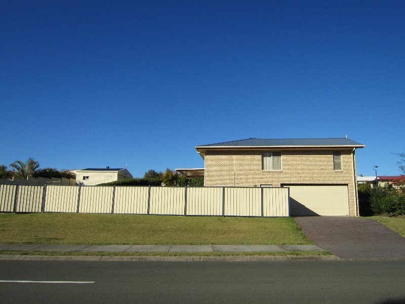 2 Chesterfield Place, Flinders View QLD 4305