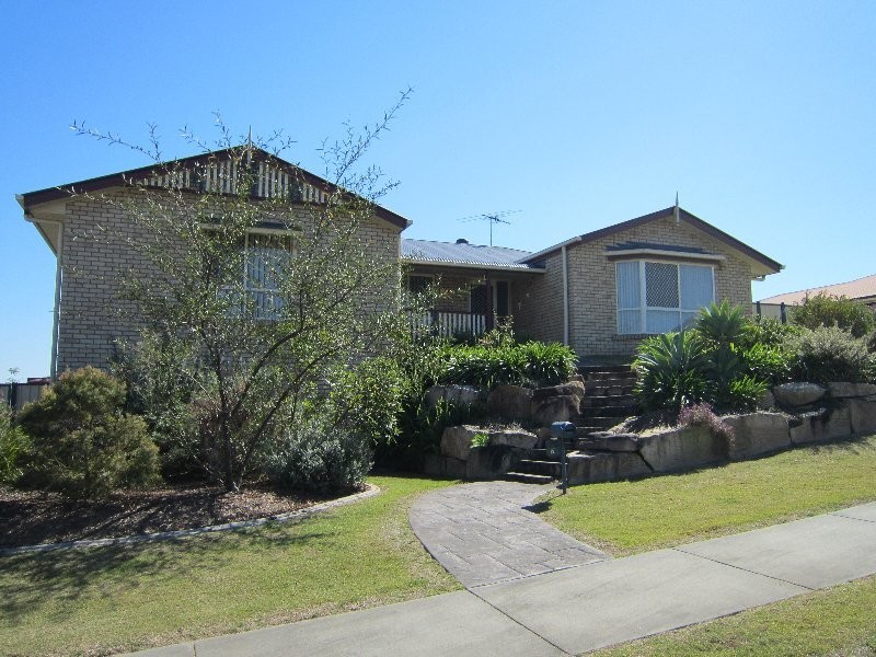 2 Chesterfield Place, Flinders View QLD 4305