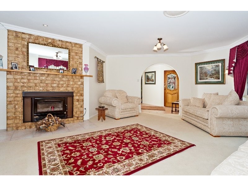 36 Roland Court, Peak Crossing QLD 4306