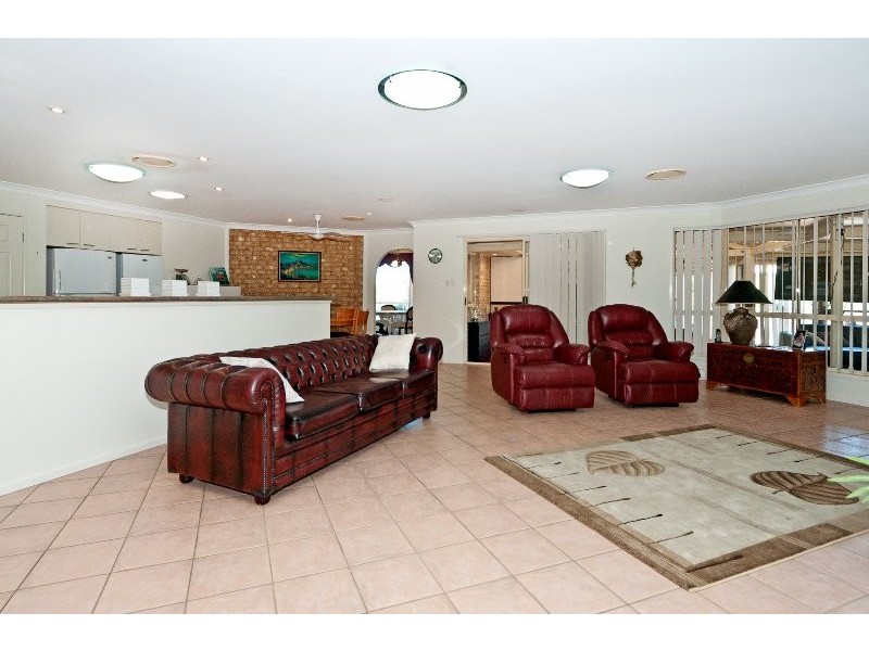 36 Roland Court, Peak Crossing QLD 4306