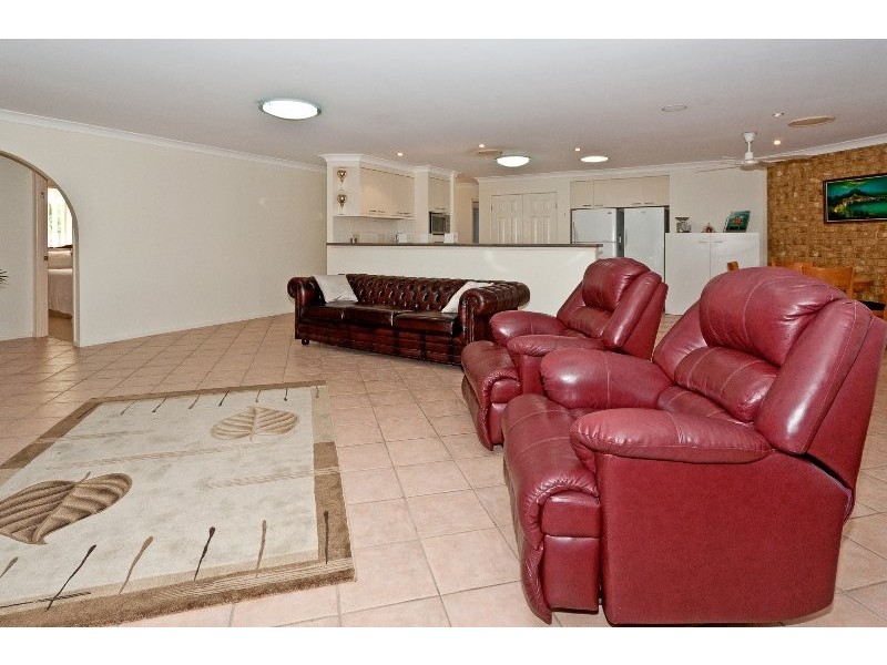 36 Roland Court, Peak Crossing QLD 4306