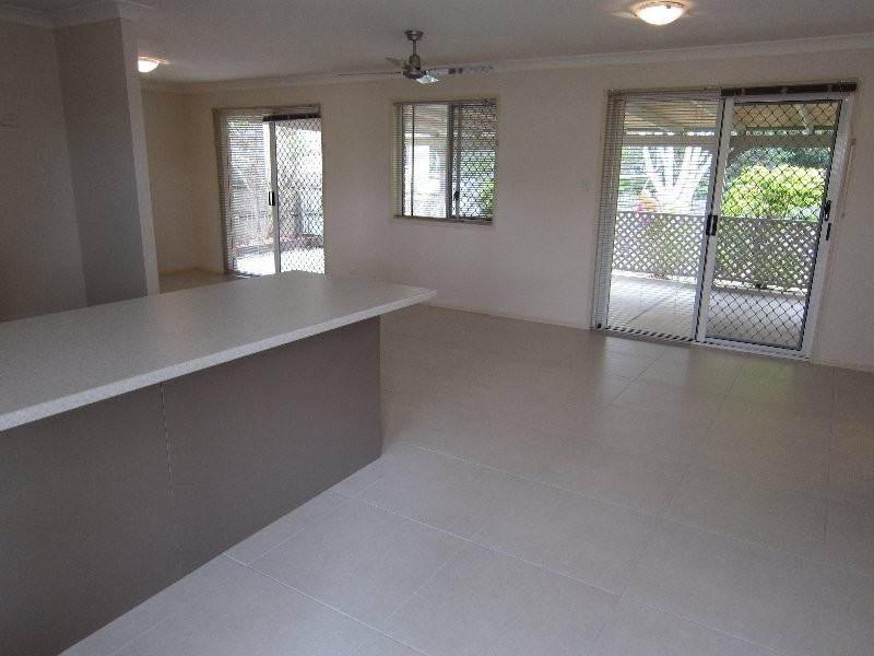 21 Oregon Close, Yamanto QLD 4305