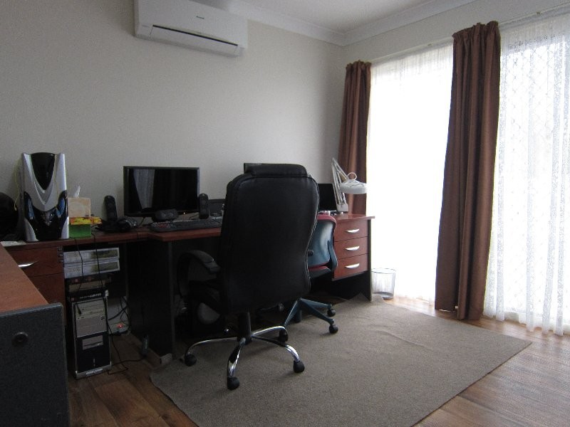 55 Discovery Street, Flinders View QLD 4305