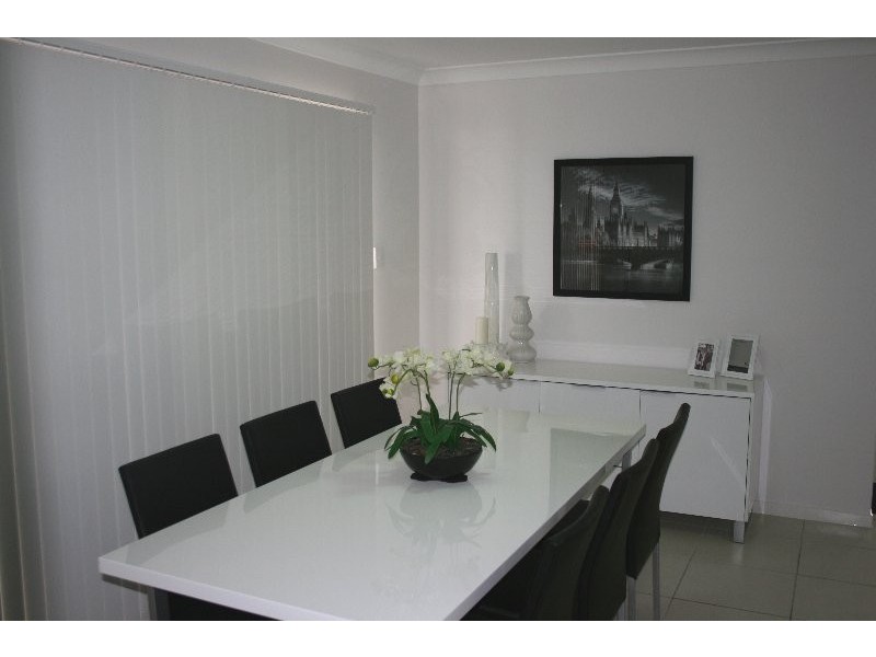 2/2 Claydon Place, Rosewood QLD 4340