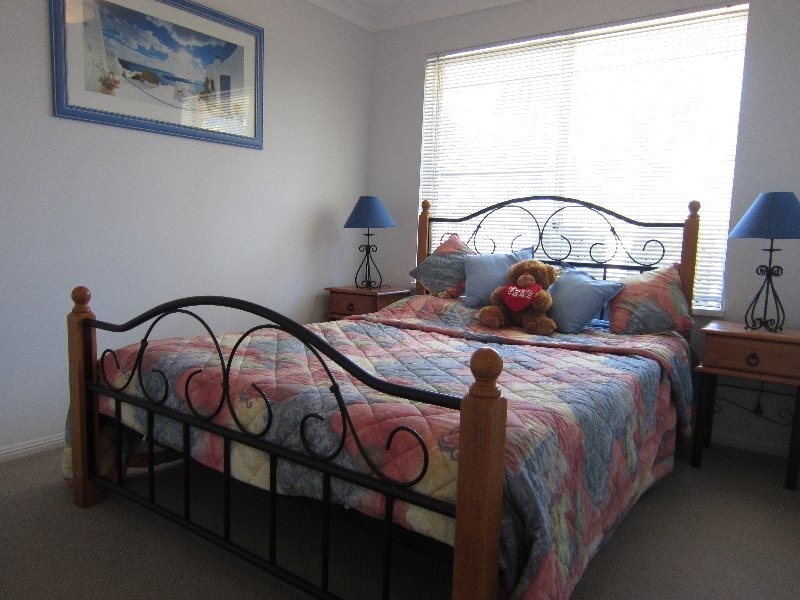 8 Amor Court, Yamanto QLD 4305