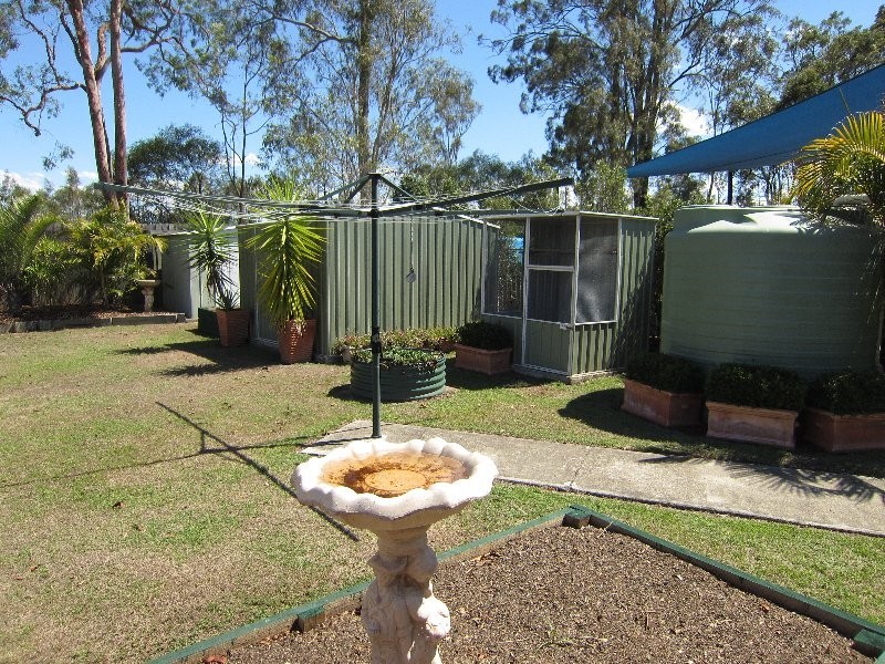 8 Amor Court, Yamanto QLD 4305