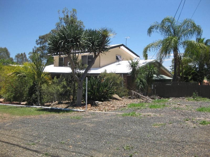 28 Hall Street, Yamanto QLD 4305