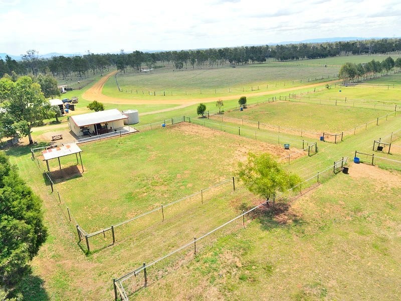 953 Middle Road, Peak Crossing QLD 4306