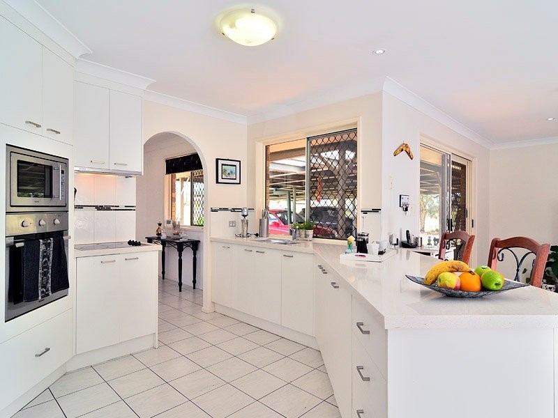 953 Middle Road, Peak Crossing QLD 4306