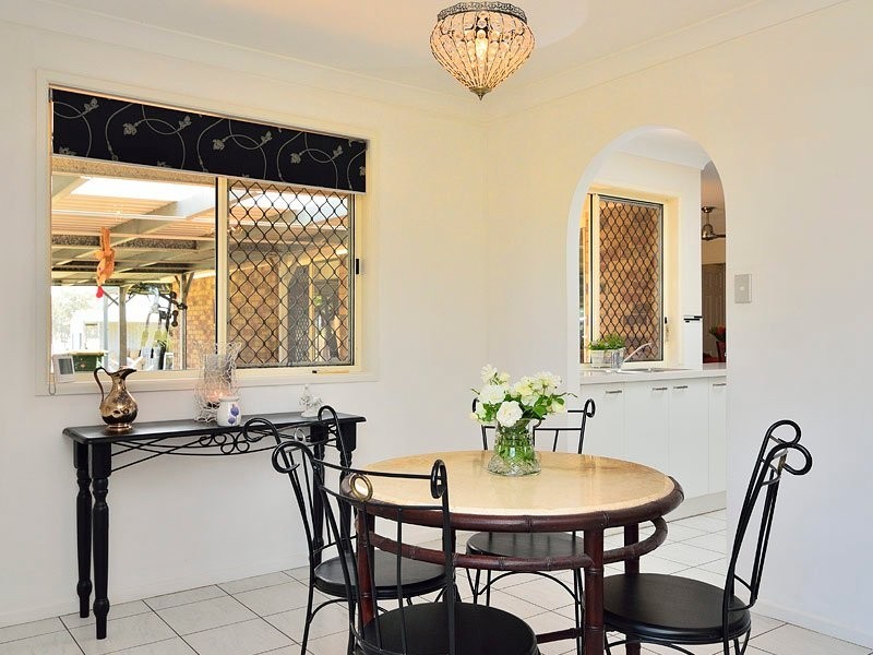 953 Middle Road, Peak Crossing QLD 4306