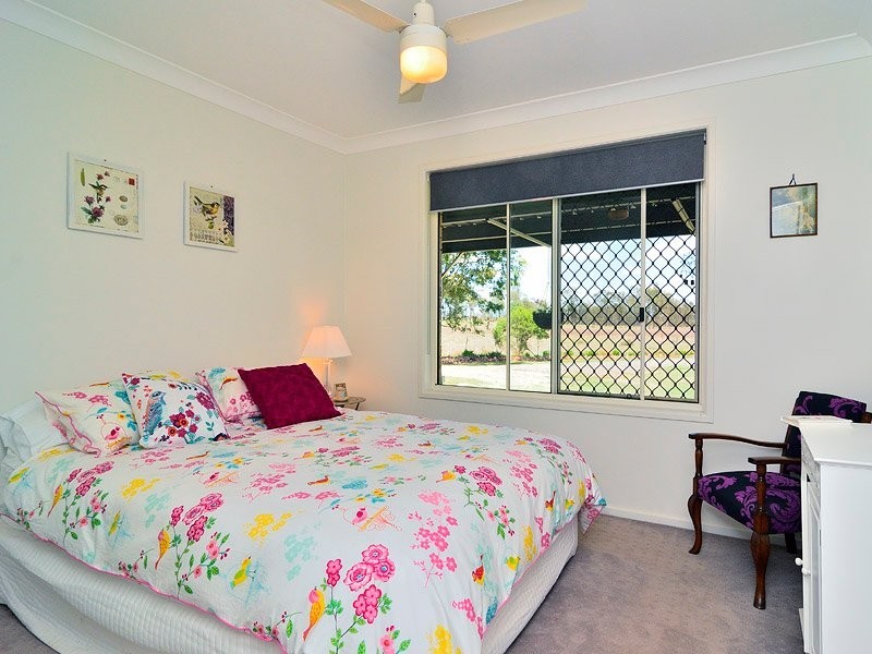 953 Middle Road, Peak Crossing QLD 4306