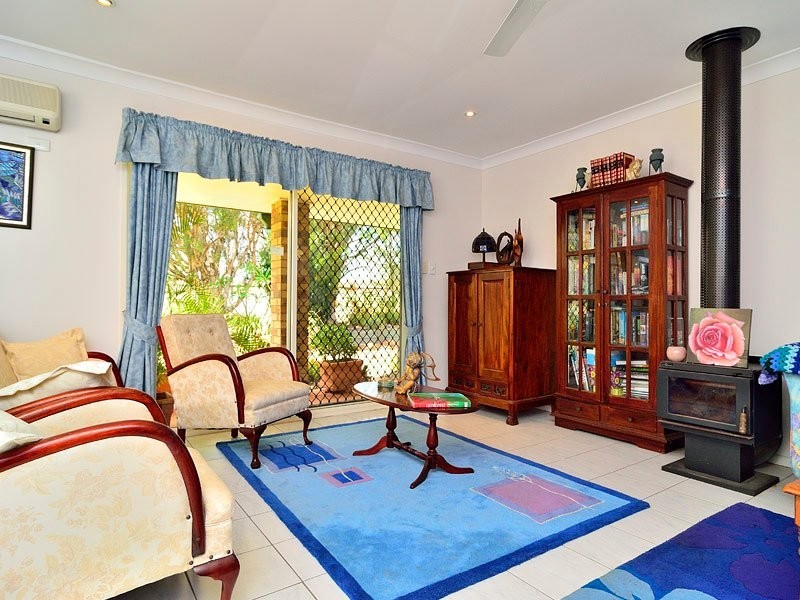 953 Middle Road, Peak Crossing QLD 4306