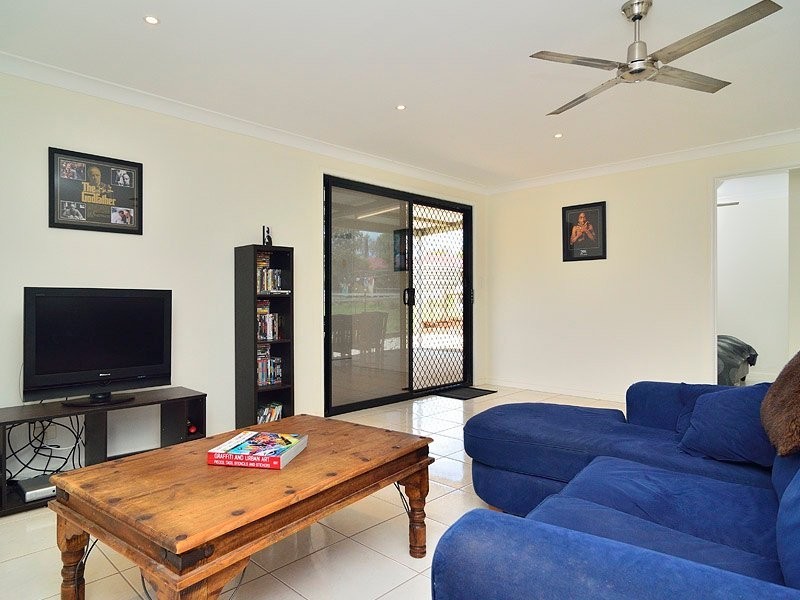 953 Middle Road, Peak Crossing QLD 4306