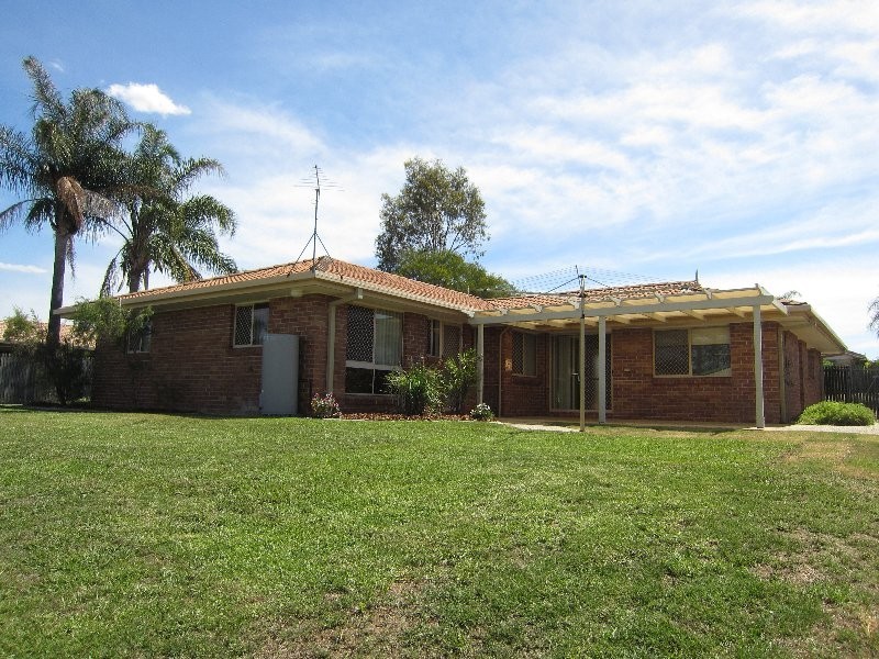4 Capriole Close, Yamanto QLD 4305