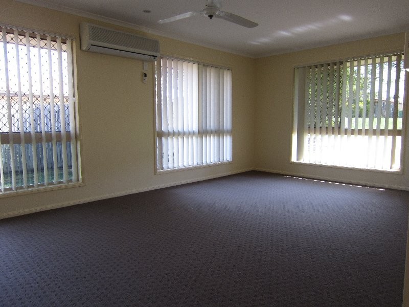 4 Capriole Close, Yamanto QLD 4305