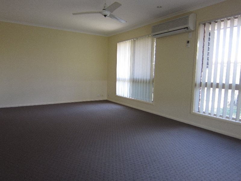 4 Capriole Close, Yamanto QLD 4305