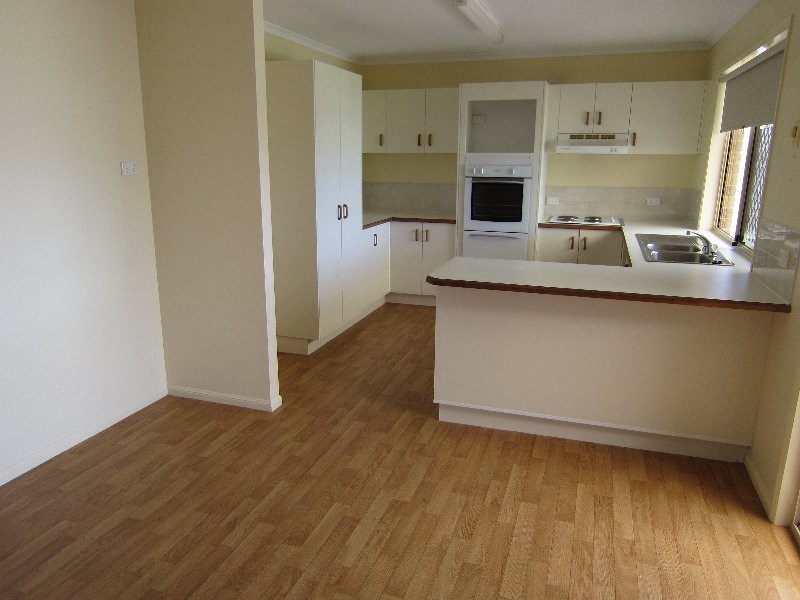 4 Capriole Close, Yamanto QLD 4305