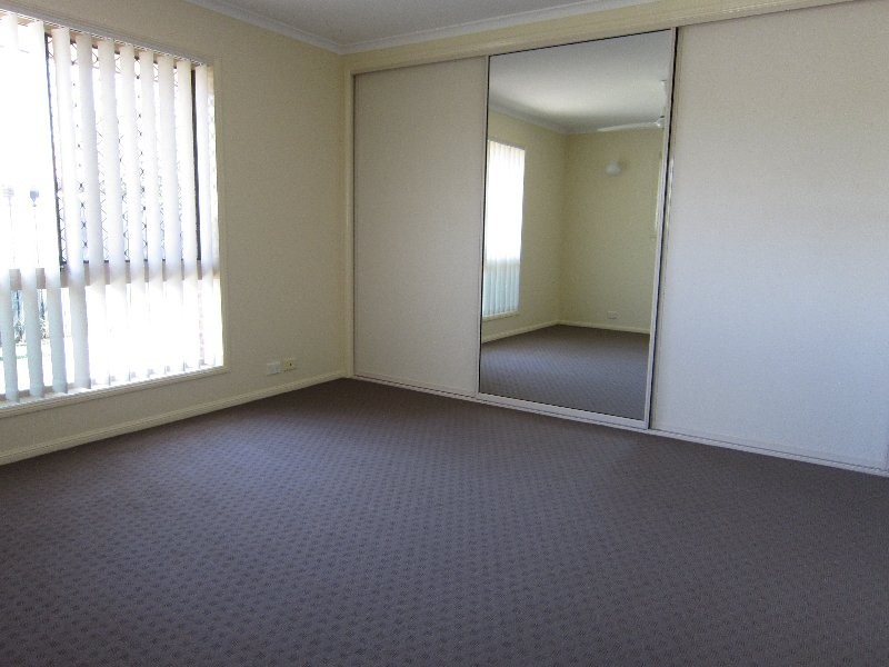 4 Capriole Close, Yamanto QLD 4305