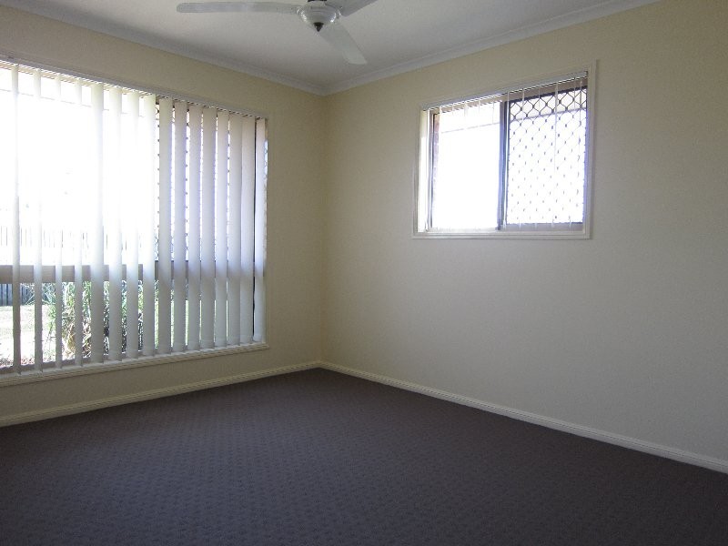4 Capriole Close, Yamanto QLD 4305