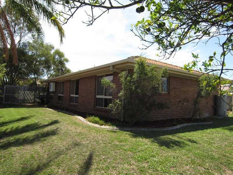 4 Capriole Close, Yamanto QLD 4305