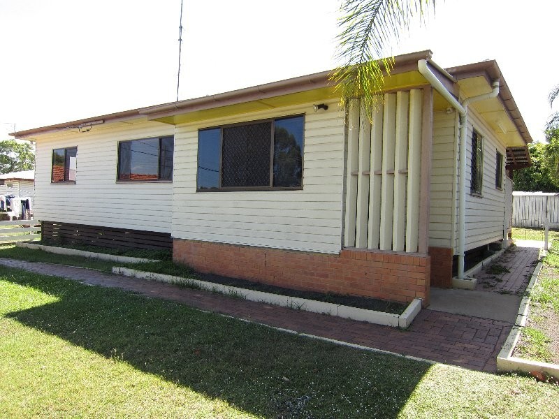 2 Leslie Street, East Ipswich QLD 4305