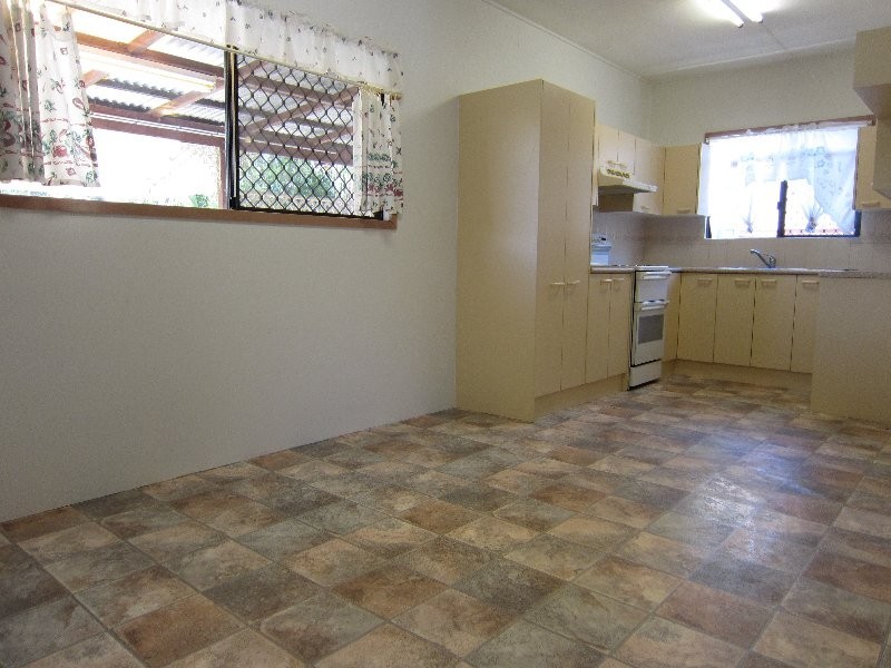 2 Leslie Street, East Ipswich QLD 4305