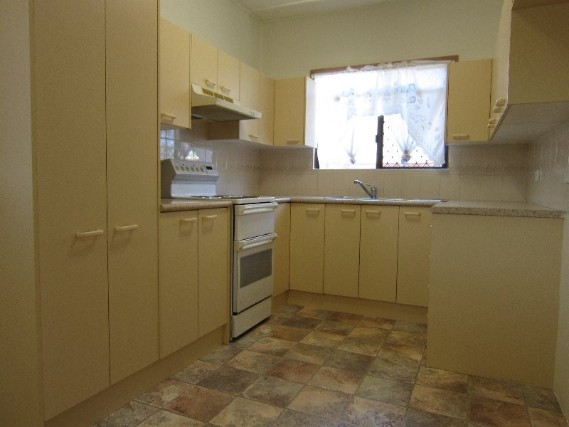 2 Leslie Street, East Ipswich QLD 4305
